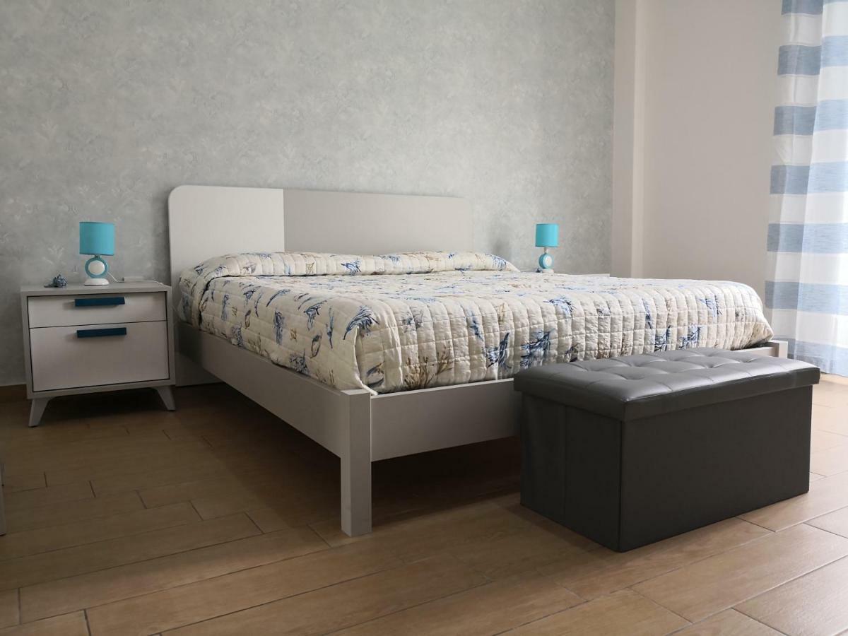 Corso Italia 83 Apartment Taranto Luaran gambar